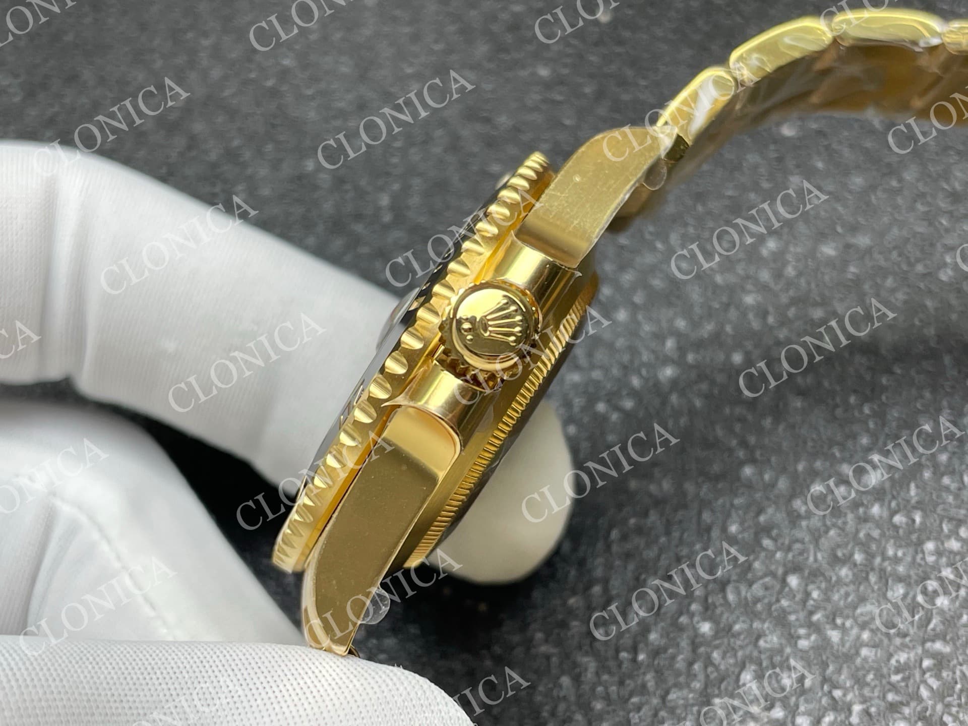 SUBMARINER 116610 40MM BLUE CERAMIC 904L YG BLUE DIAL — view 7