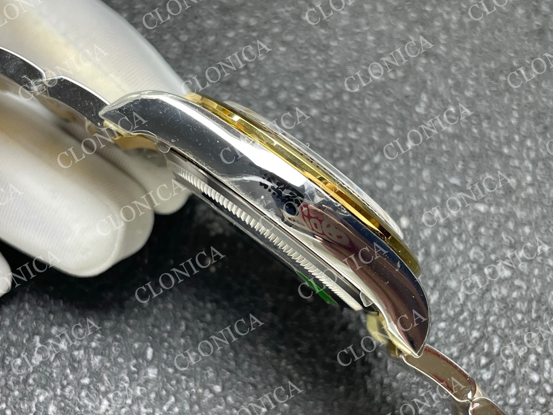 DAYTONA 126503 SS/YG GAIN WEIGHT BLACK DIAL ON OYSTER BRACELET — view 8