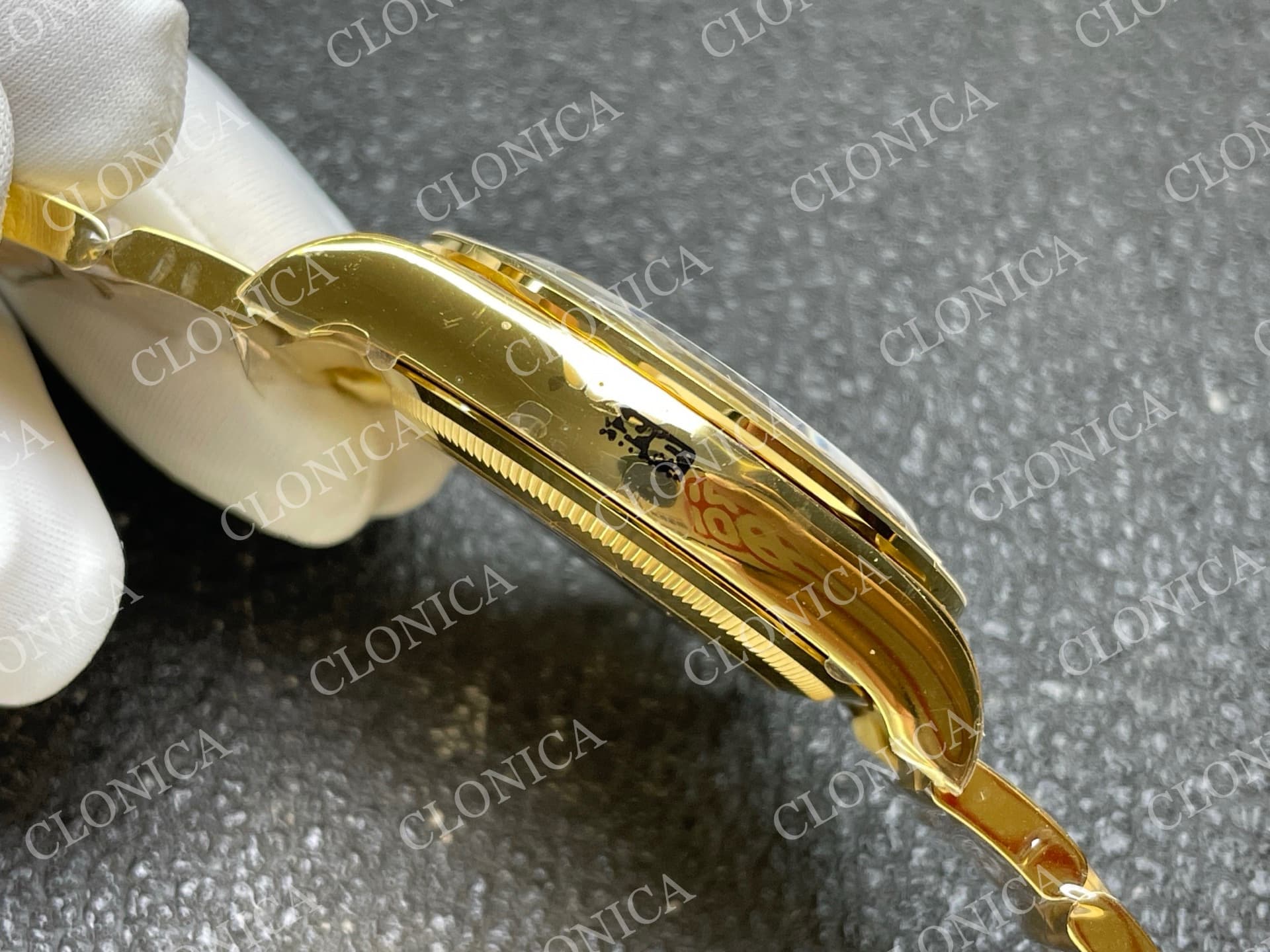 DAYTONA 126505 YG YELLOW/BLACK STICK DIAL ON YG BRACLET DD4131 (WEIGHTED) — view 8