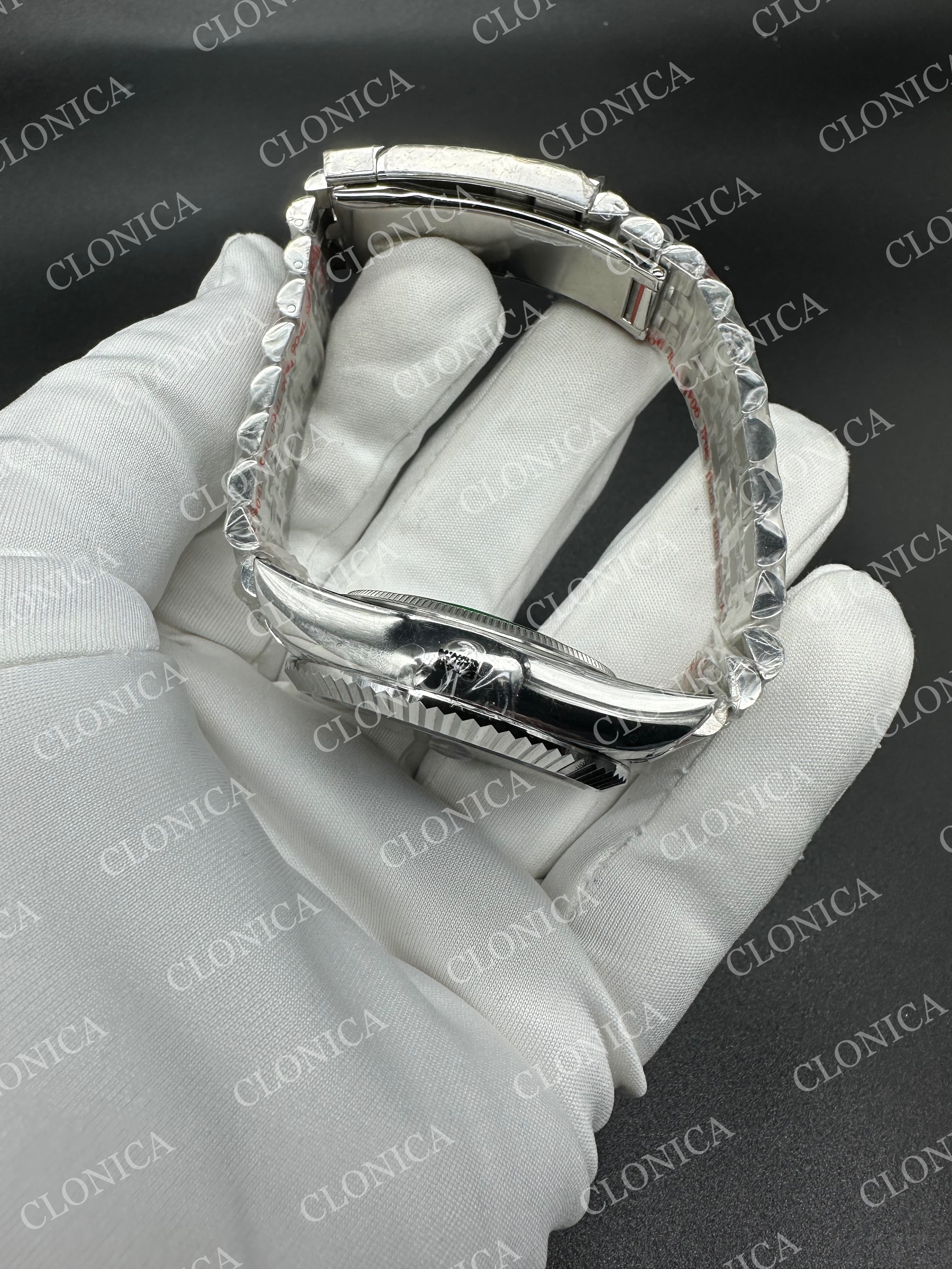 SKYDWELLER 336934 SS BLACK DIAL ON SS JUBILEE BRACELET — view 5