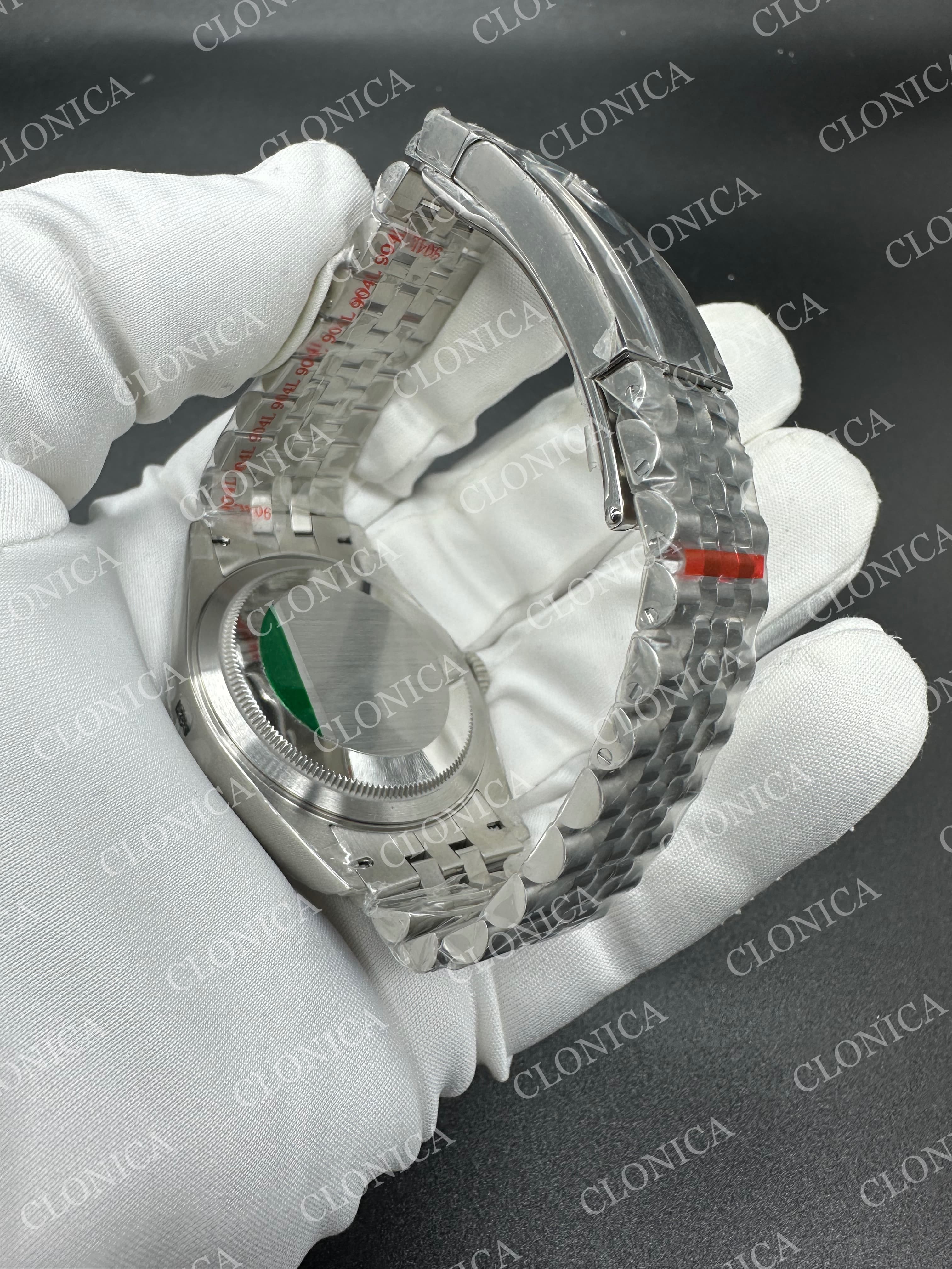 SKYDWELLER 336934 SS BLACK DIAL ON SS JUBILEE BRACELET — view 6