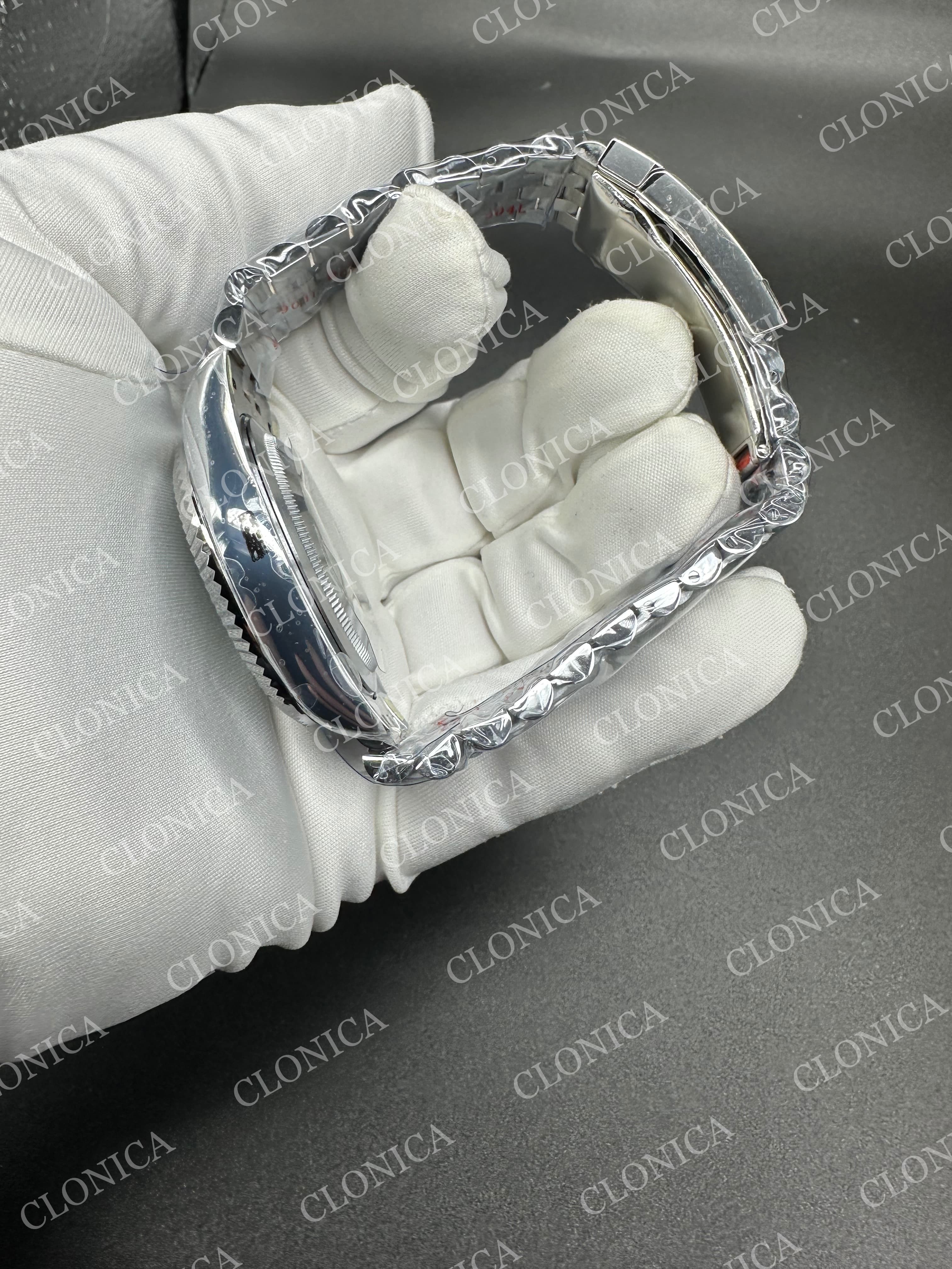 SKYDWELLER 336934 SS GREEN DIAL ON SS JUBILEE BRACELET — view 5