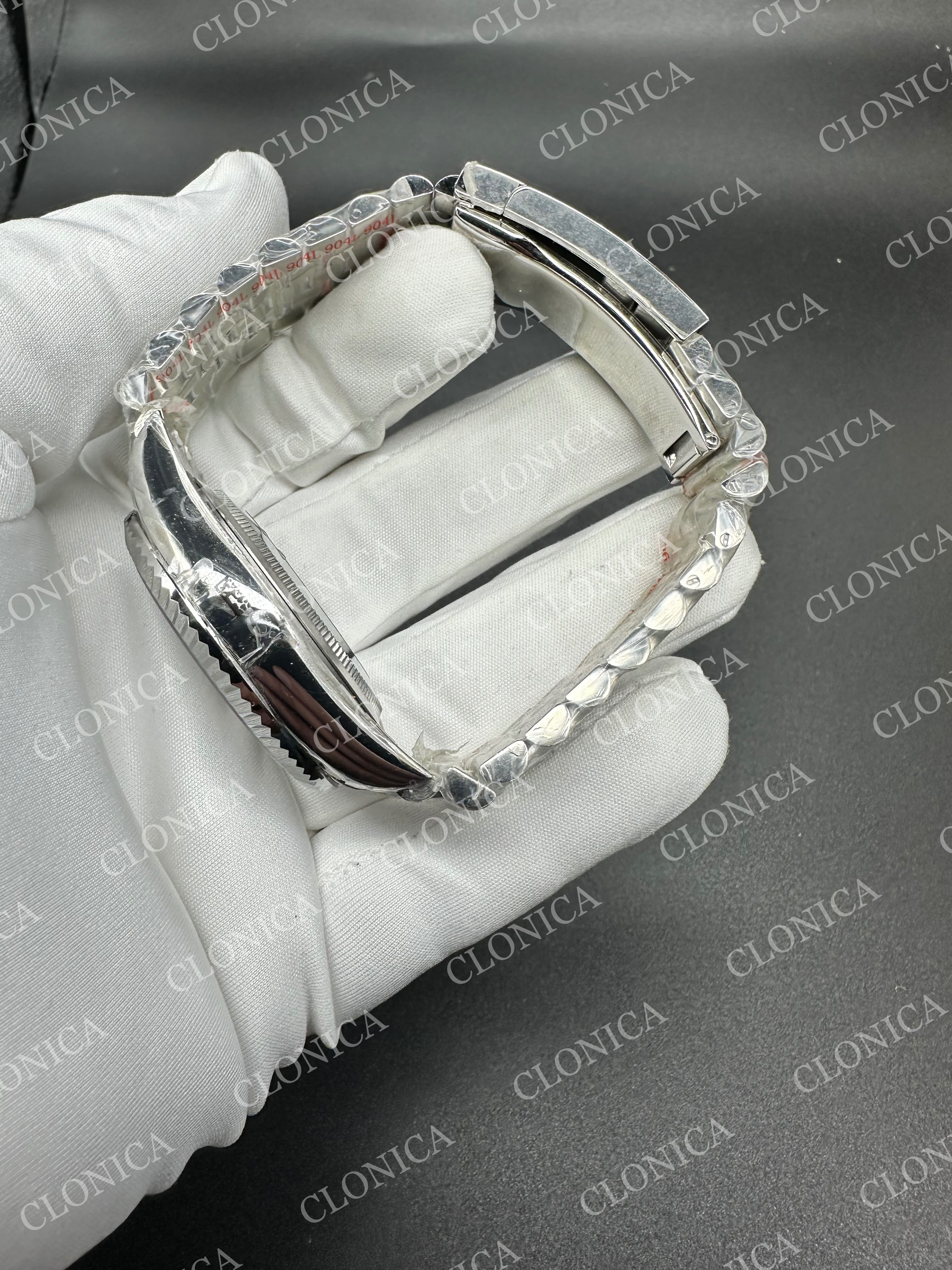 SKYDWELLER 336934 SS WHITE DIAL ON SS JUBILEE BRACELET — view 5