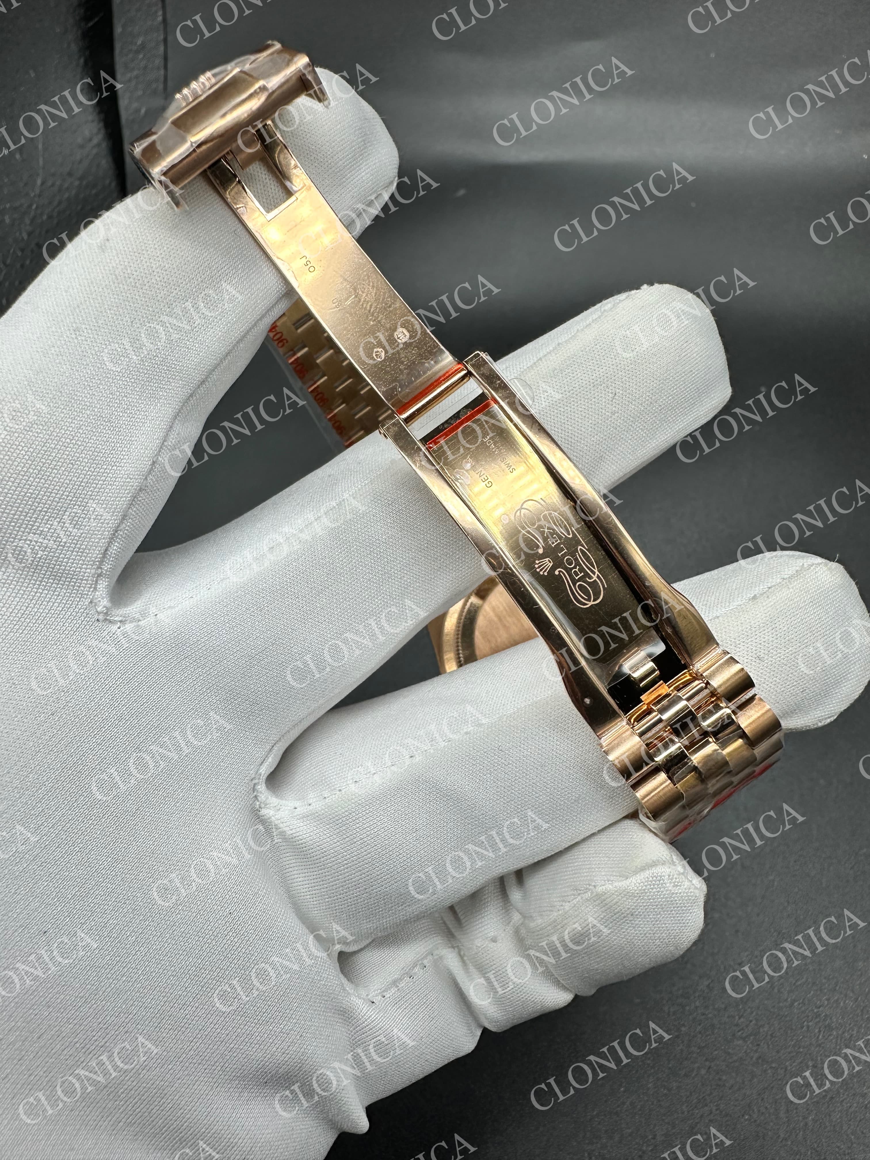 SKYDWELLER 336935 RG WHITE DIAL ON RG JUBILEE BRACELET — view 6