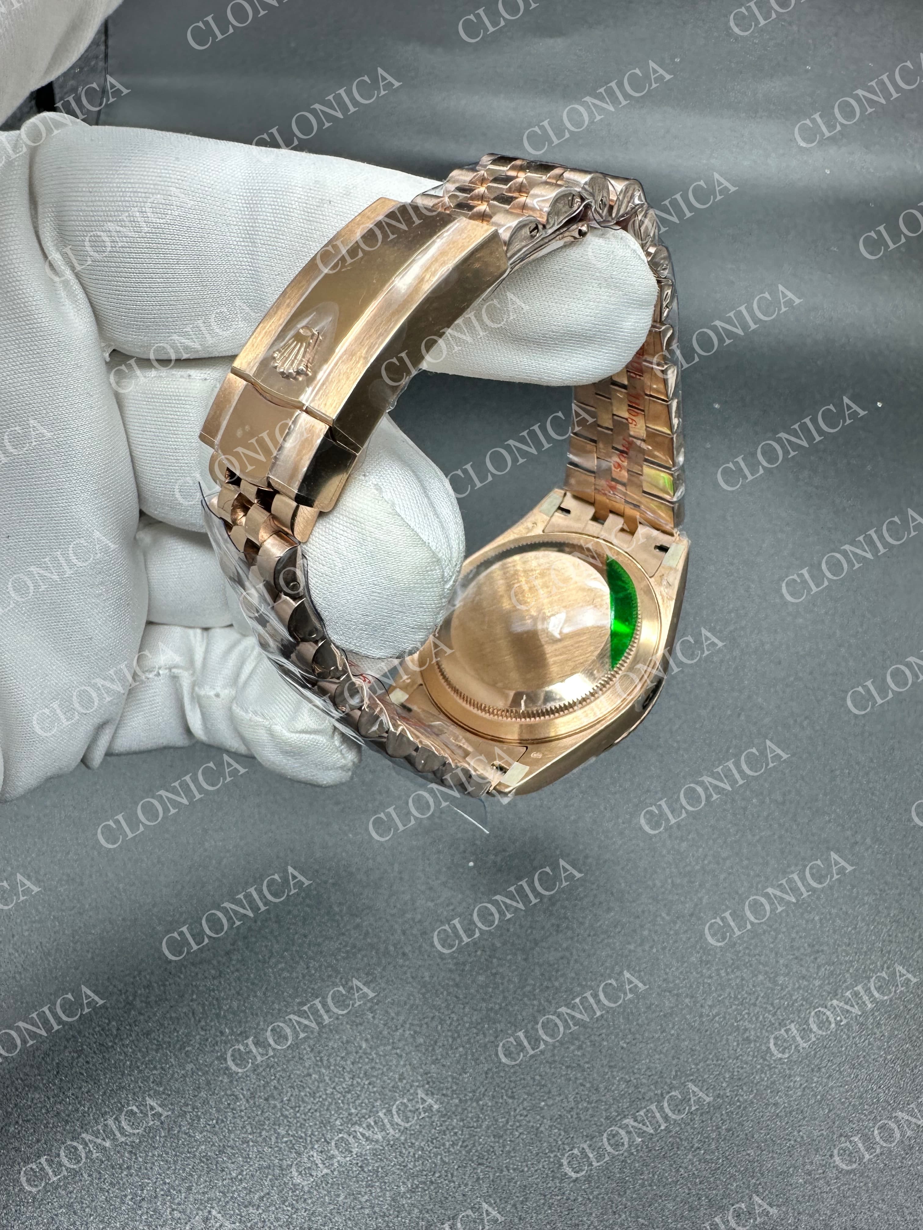 SKYDWELLER 336935 RG WHITE DIAL ON RG JUBILEE BRACELET ( WEIGHTED ) — view 6