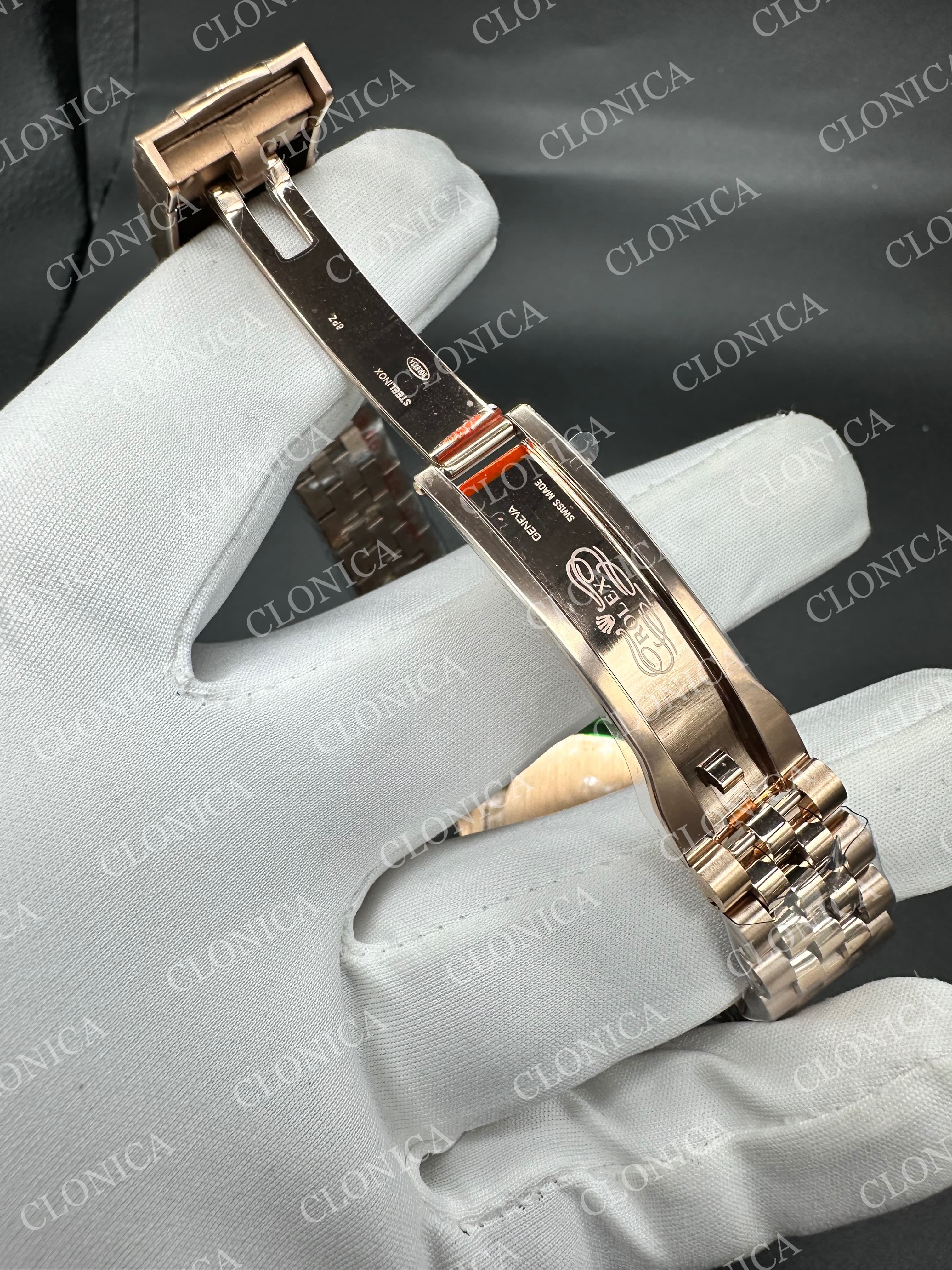 SKYDWELLER 336935 RG WHITE DIAL ON RG JUBILEE BRACELET ( WEIGHTED ) — view 7