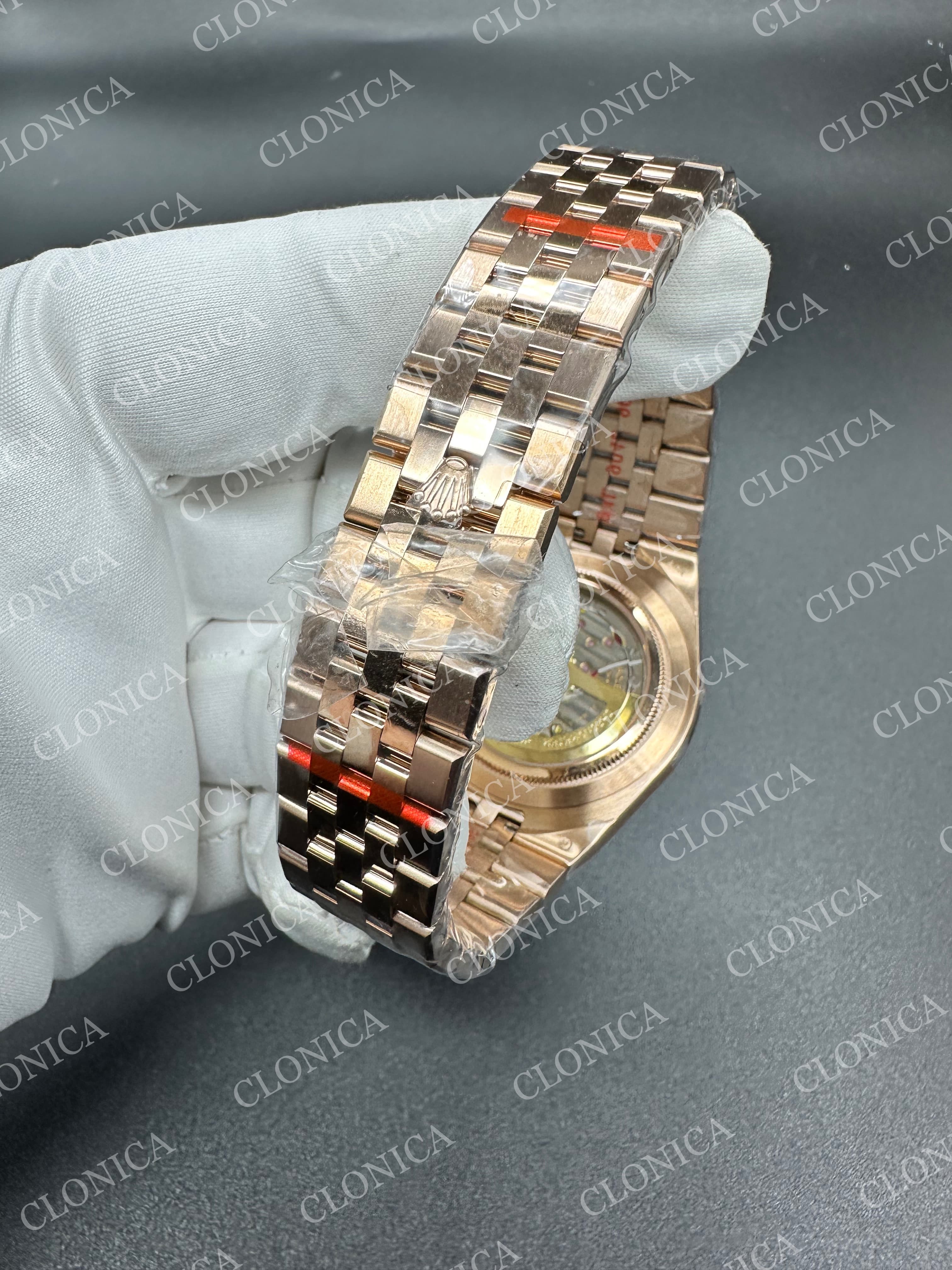 LAND DWELLER 127335 GAIN WEIGHT RG WHITE DIAL ON RG BRACELET — view 7