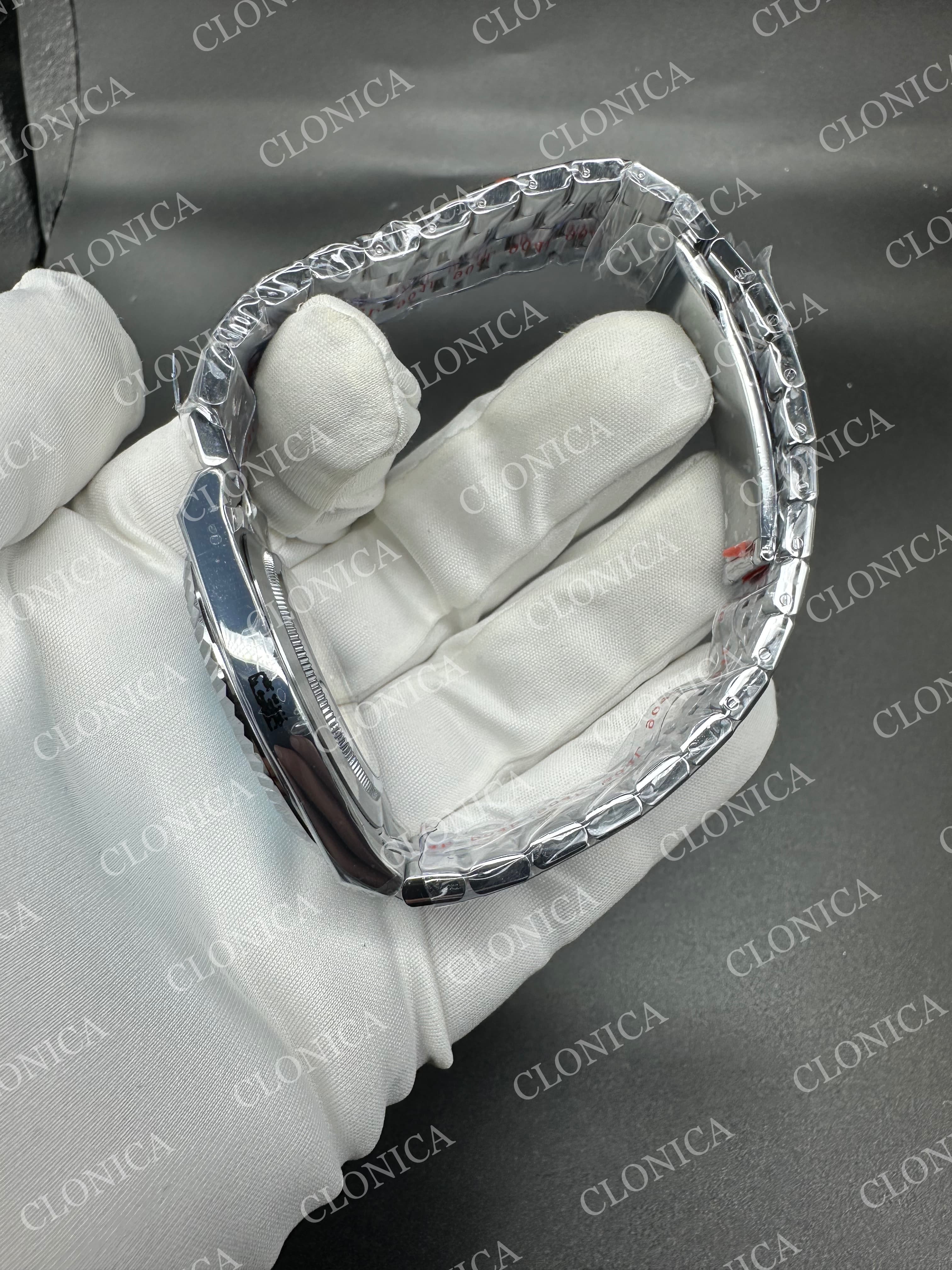 LAND DWELLER 127336 GAIN WEIGHT ICE BLUE DIAL ON SS BRACELET — view 5