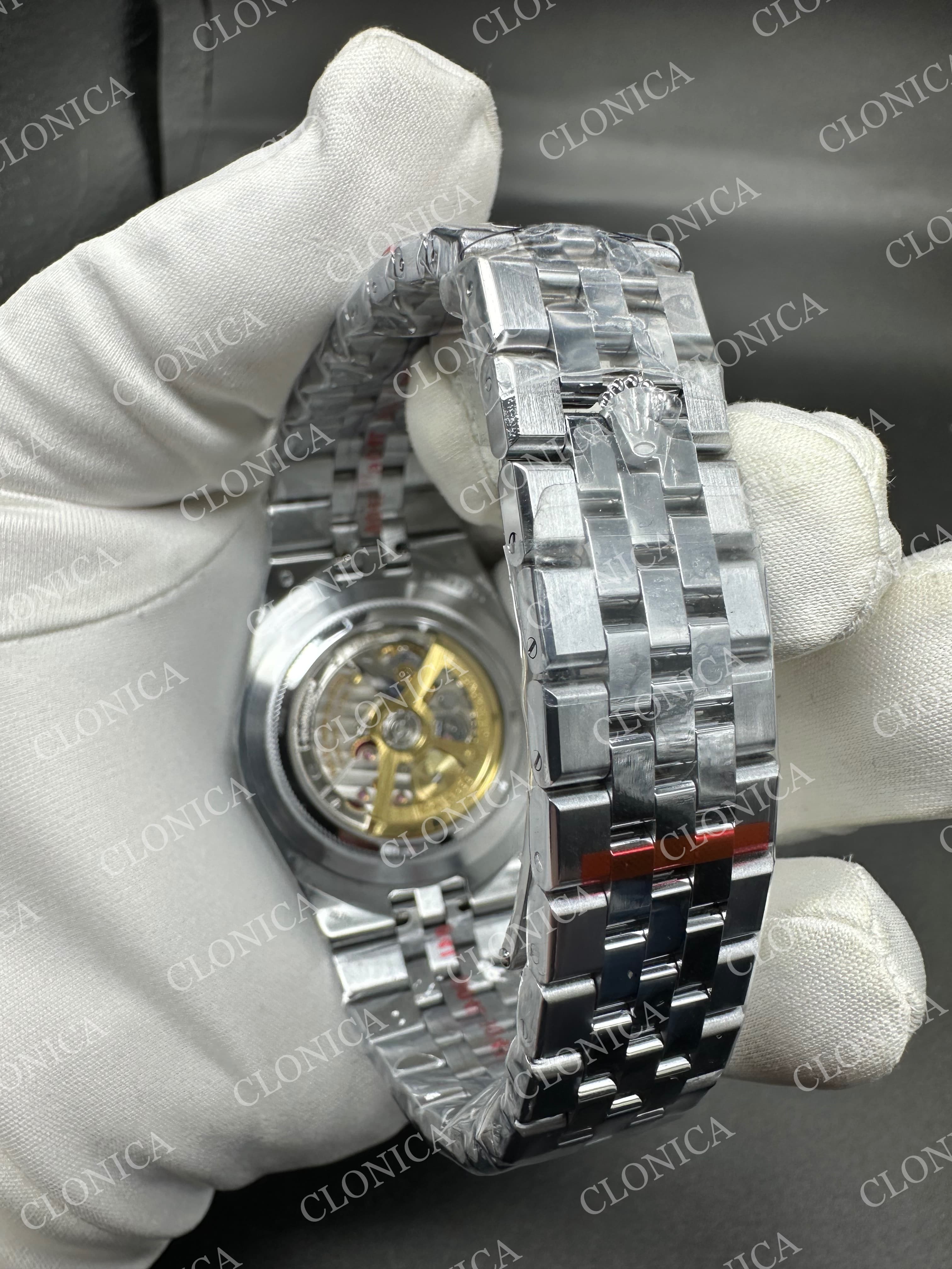LAND DWELLER 127336 GAIN WEIGHT ICE BLUE DIAL ON SS BRACELET — view 7