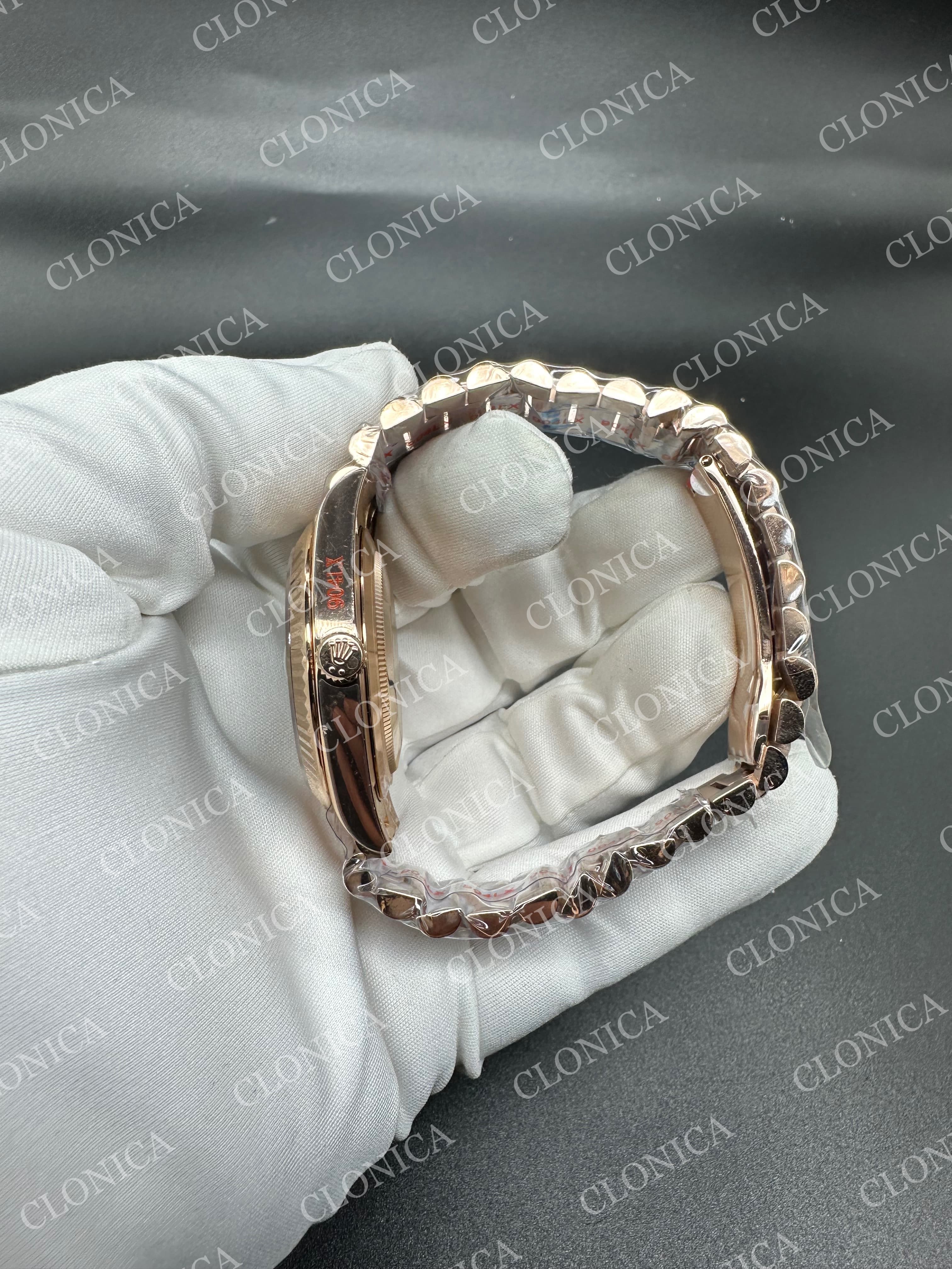 DAY DATE 128235 GAIN WEIGHT RG GREEN DIAL ROMAN MARKERS ON RG PRESIDENT BRACELET — view 4