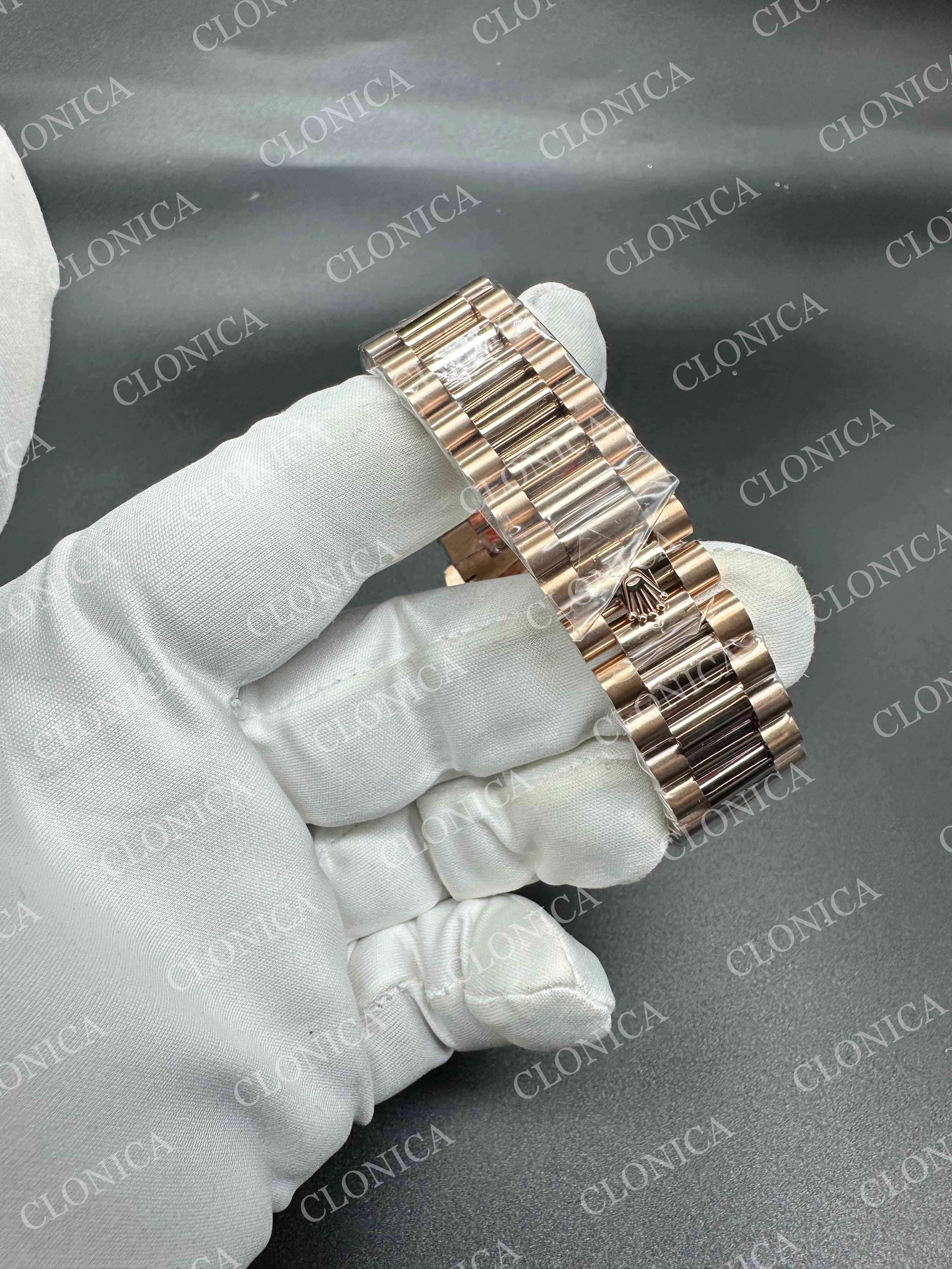 DAY DATE 128235 GAIN WEIGHT RG GREEN DIAL ROMAN MARKERS ON RG PRESIDENT BRACELET — view 6