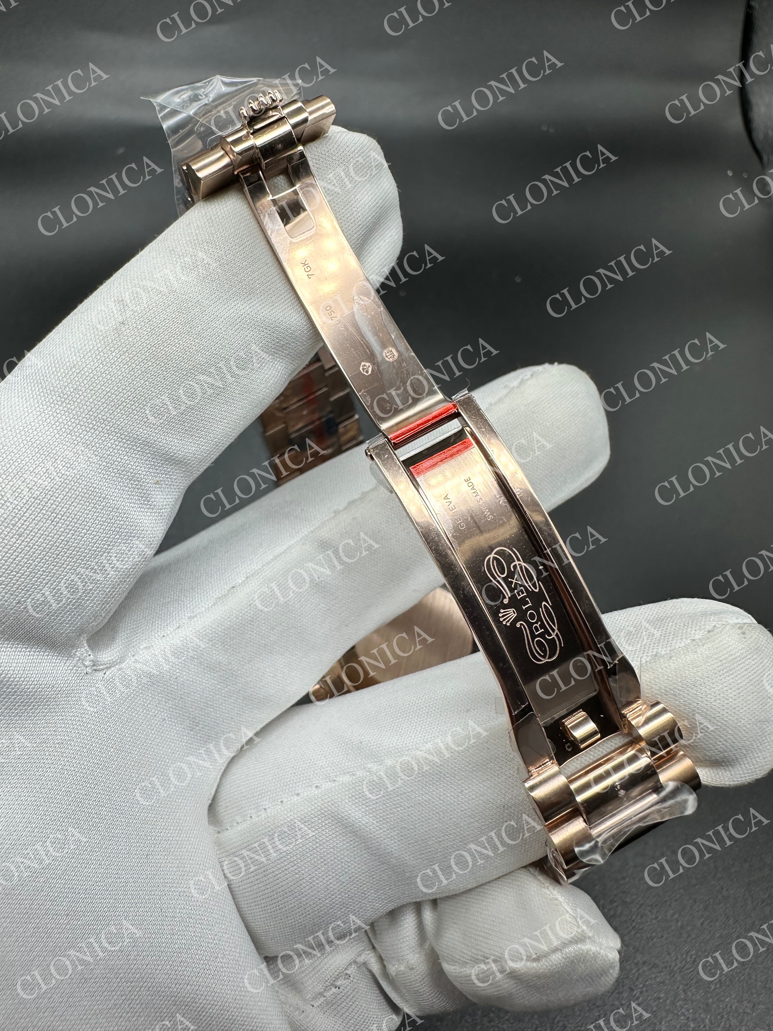 DAY DATE 128235 GAIN WEIGHT RG GREEN DIAL ROMAN MARKERS ON RG PRESIDENT BRACELET — view 7