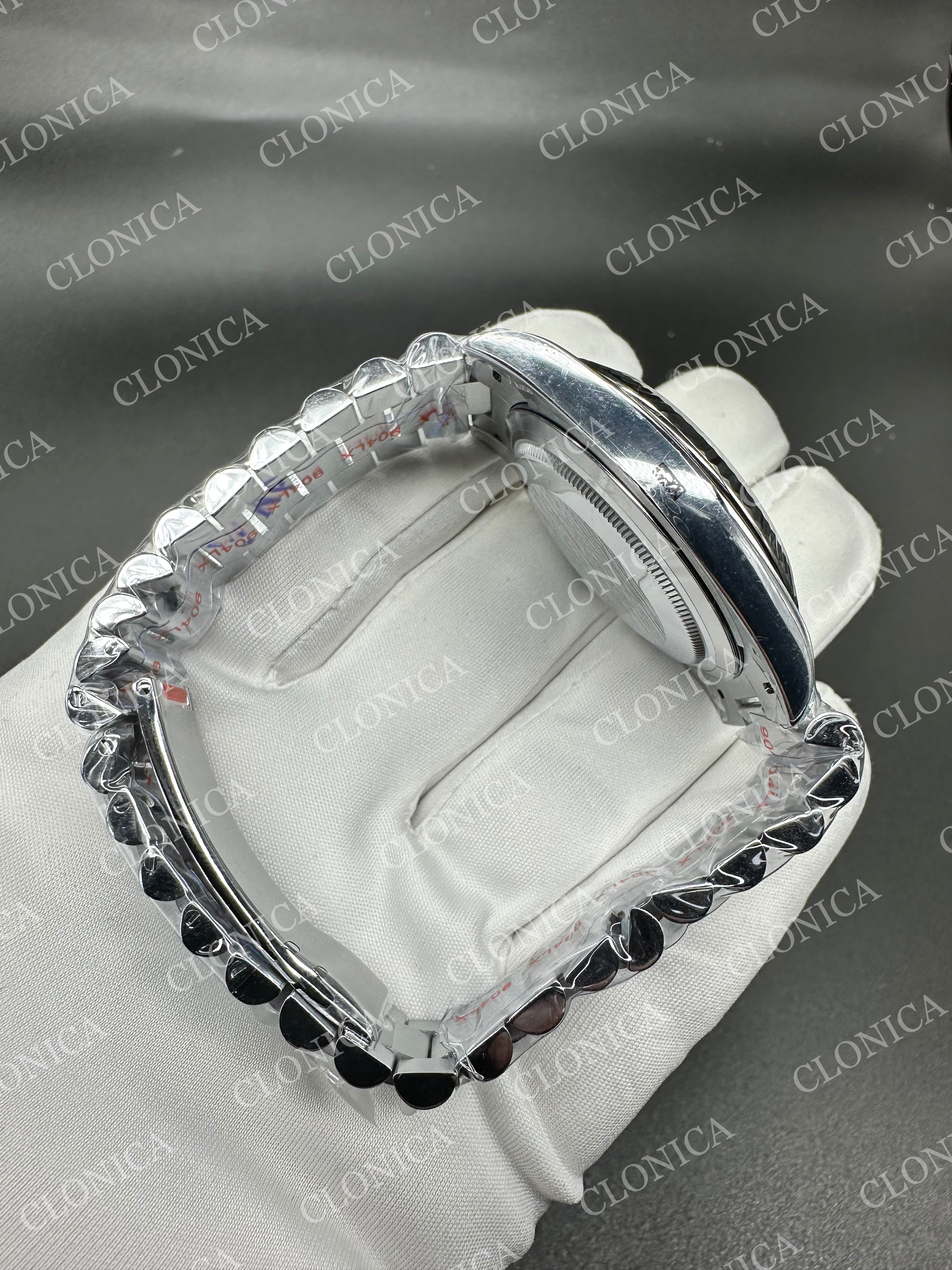 DAY DATE 228239 40MM GAIN WEIGHT BLUE OMBRE DIAL ROMAN MARKER ON WG PRESIDENT BRACELET — view 5