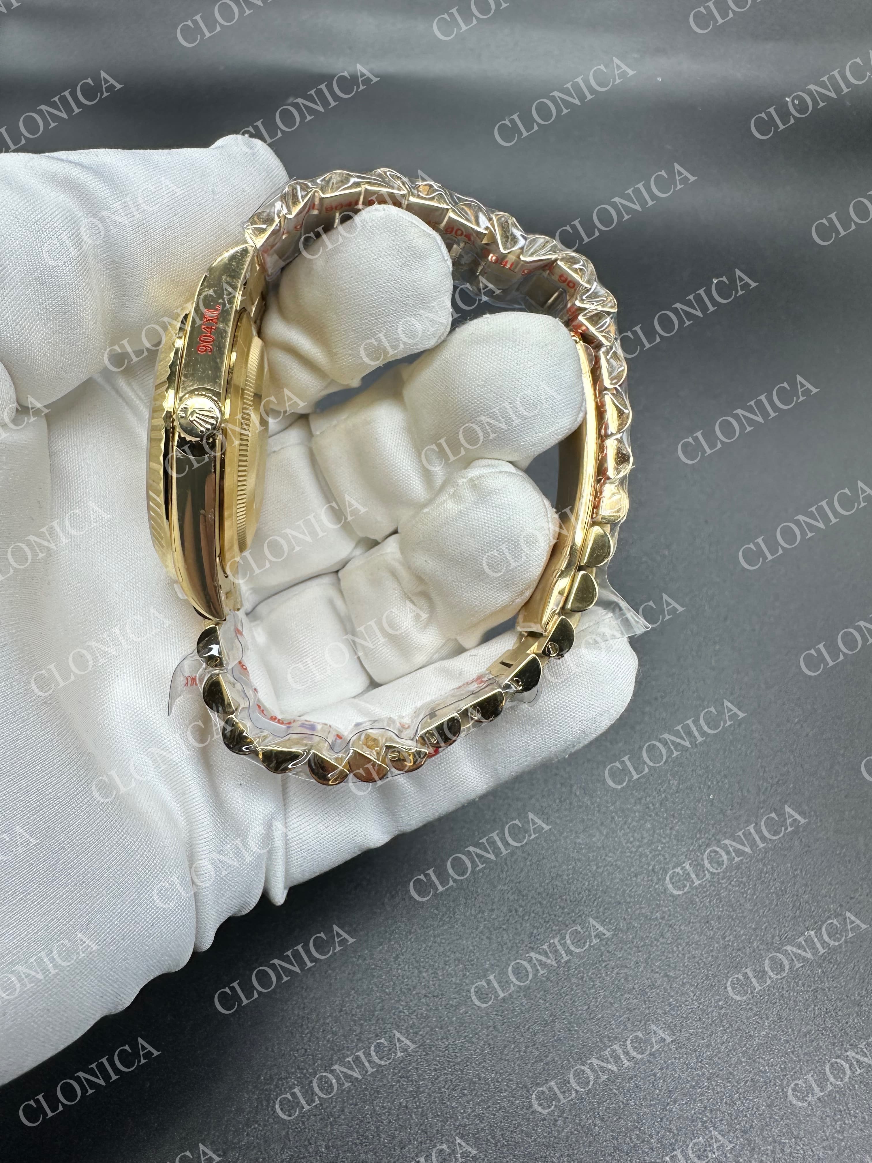 DAY DATE 228238 40MM GAIN WEIGHT SILVER DIAL ROMAN MARKER ON YG PRESIDENT BRACELET — view 4