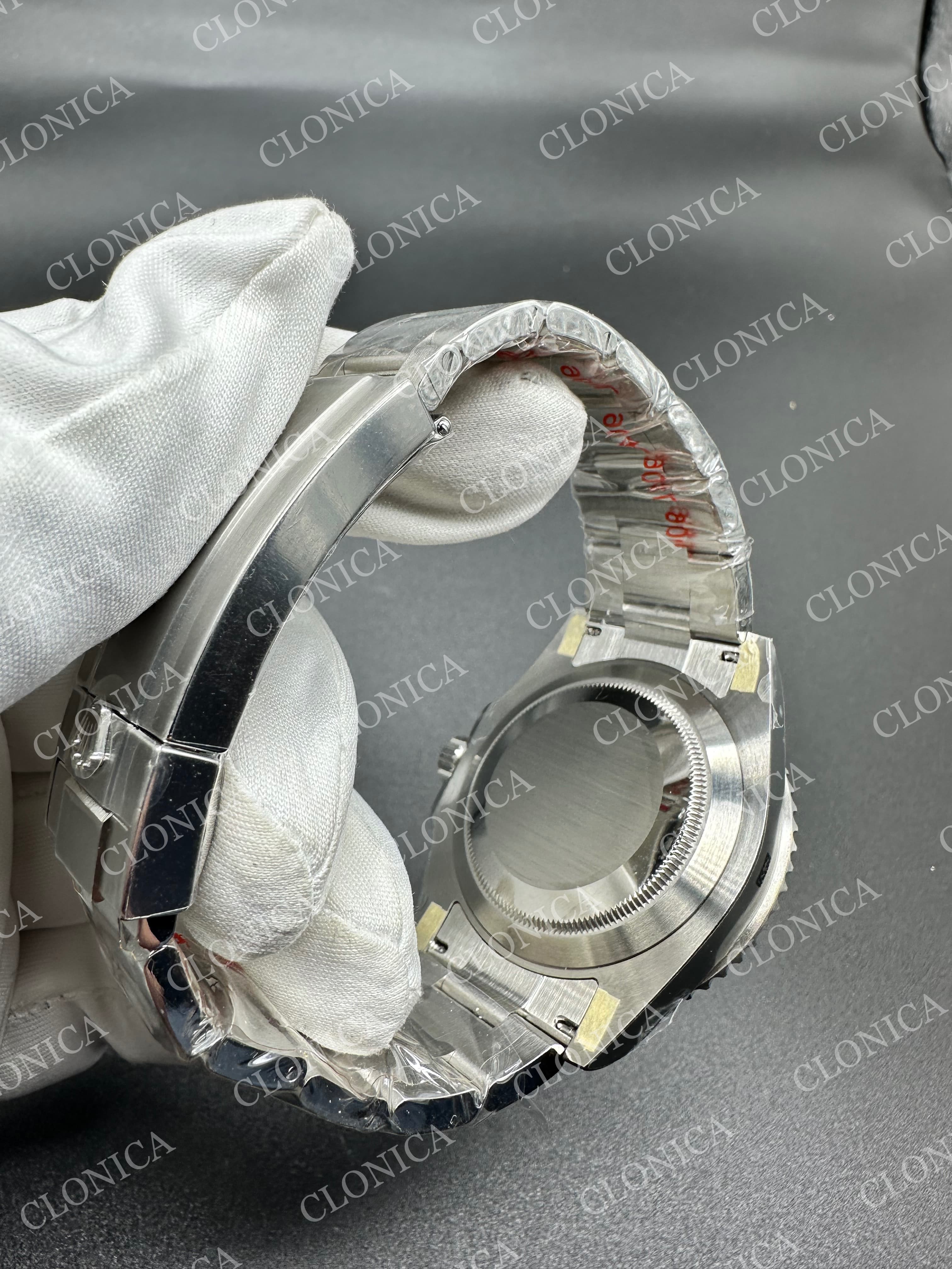 SUBMARINER 41MM 126610LV 904L SS BLACK DIAL ON 904L SS BRACELET — view 7