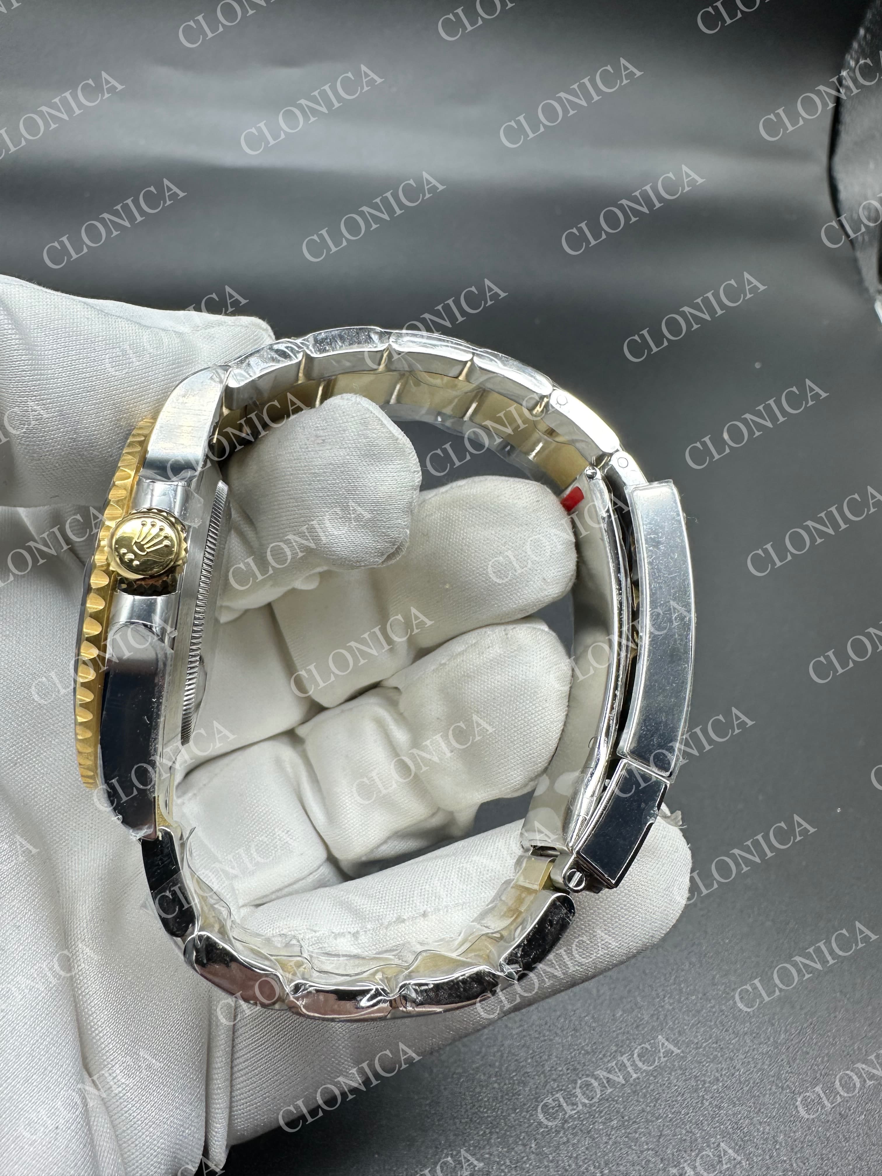 SUBMARINER 126613 LN GAIN WEIGHT BLACK DIAL ON SS/YG BRACELET — view 4