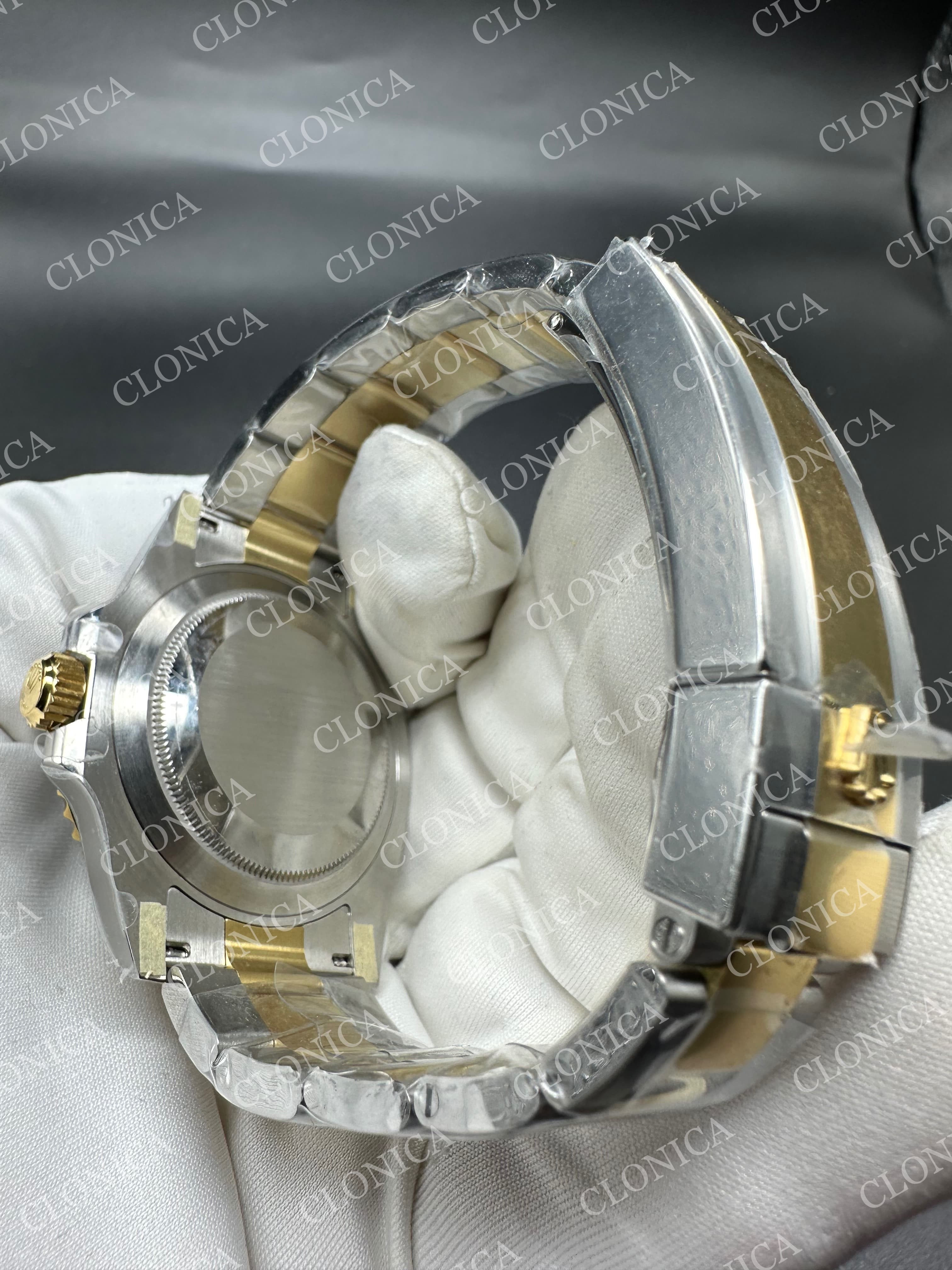 SUBMARINER 126613 LN GAIN WEIGHT BLACK DIAL ON SS/YG BRACELET — view 5