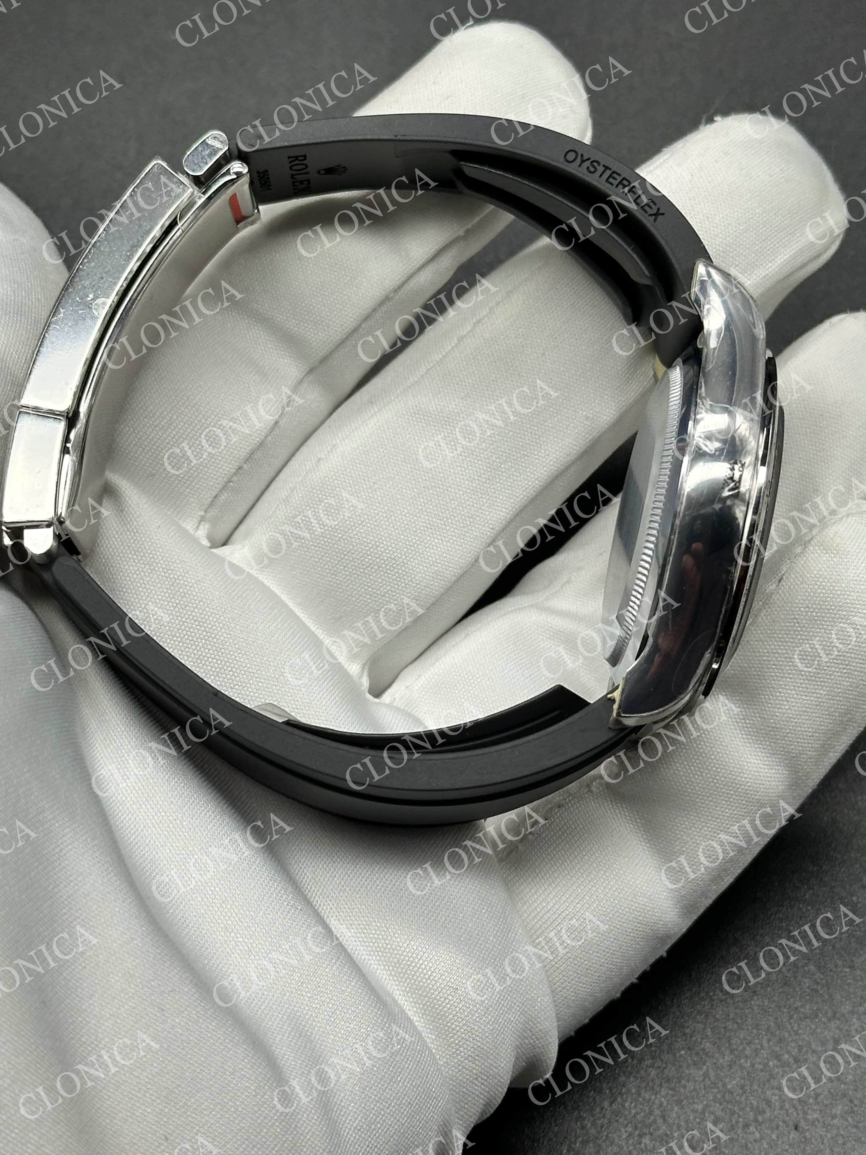 DAYTONA 126519 GAIN WEIGHT METEORIDE DIAL BLACK SUBDIAL ON OYSTERFLEX STRAP — view 6