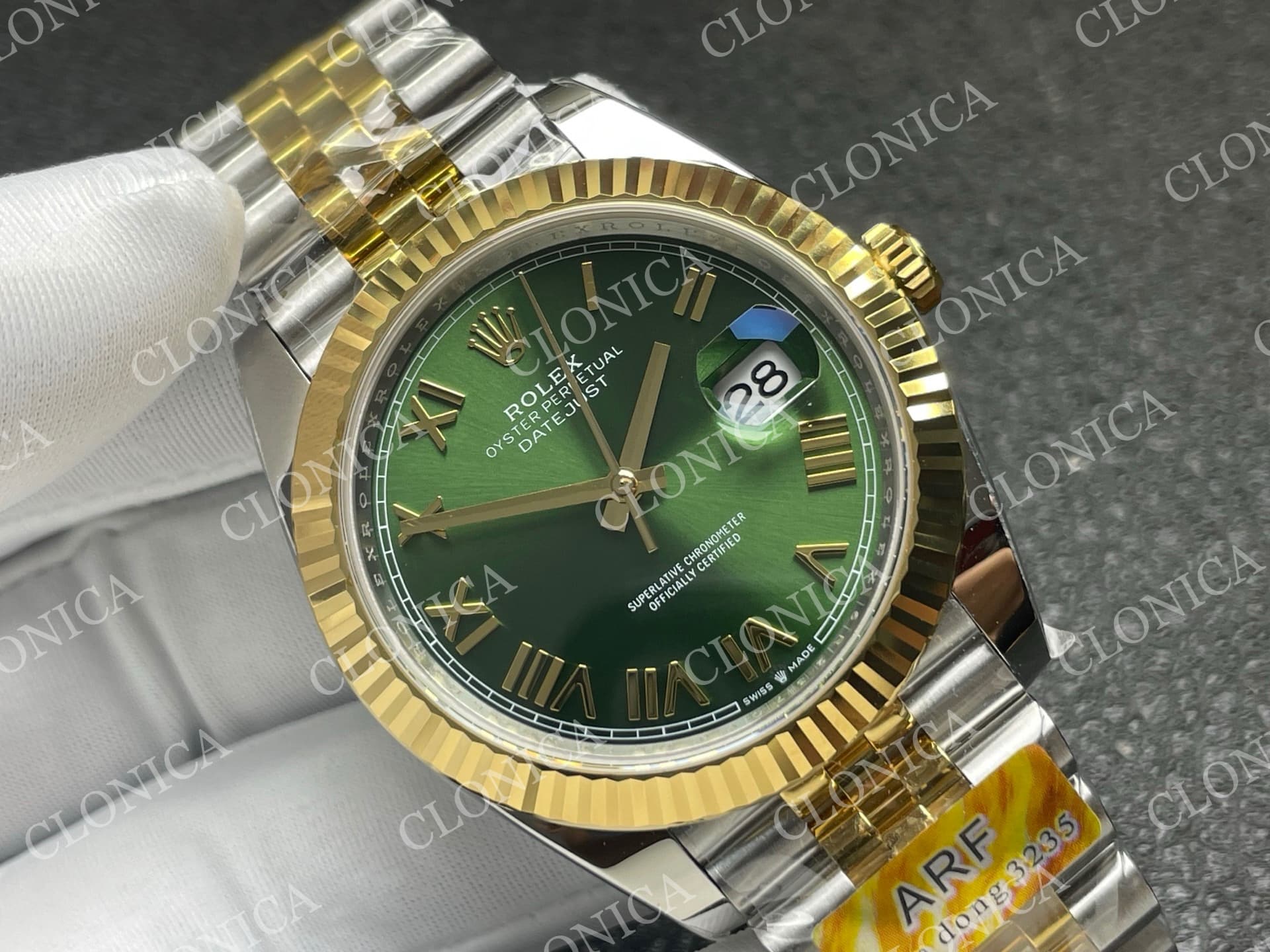 DATEJUST 41MM 126331 904 SS/YG GREEN DIAL ROMAN MARKER ON JUBILEE BRACELET — view 2