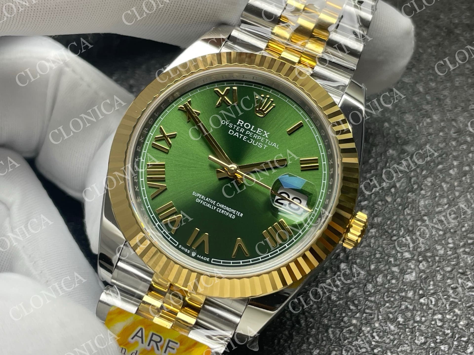DATEJUST 41MM 126331 904 SS/YG GREEN DIAL ROMAN MARKER ON JUBILEE BRACELET — view 4