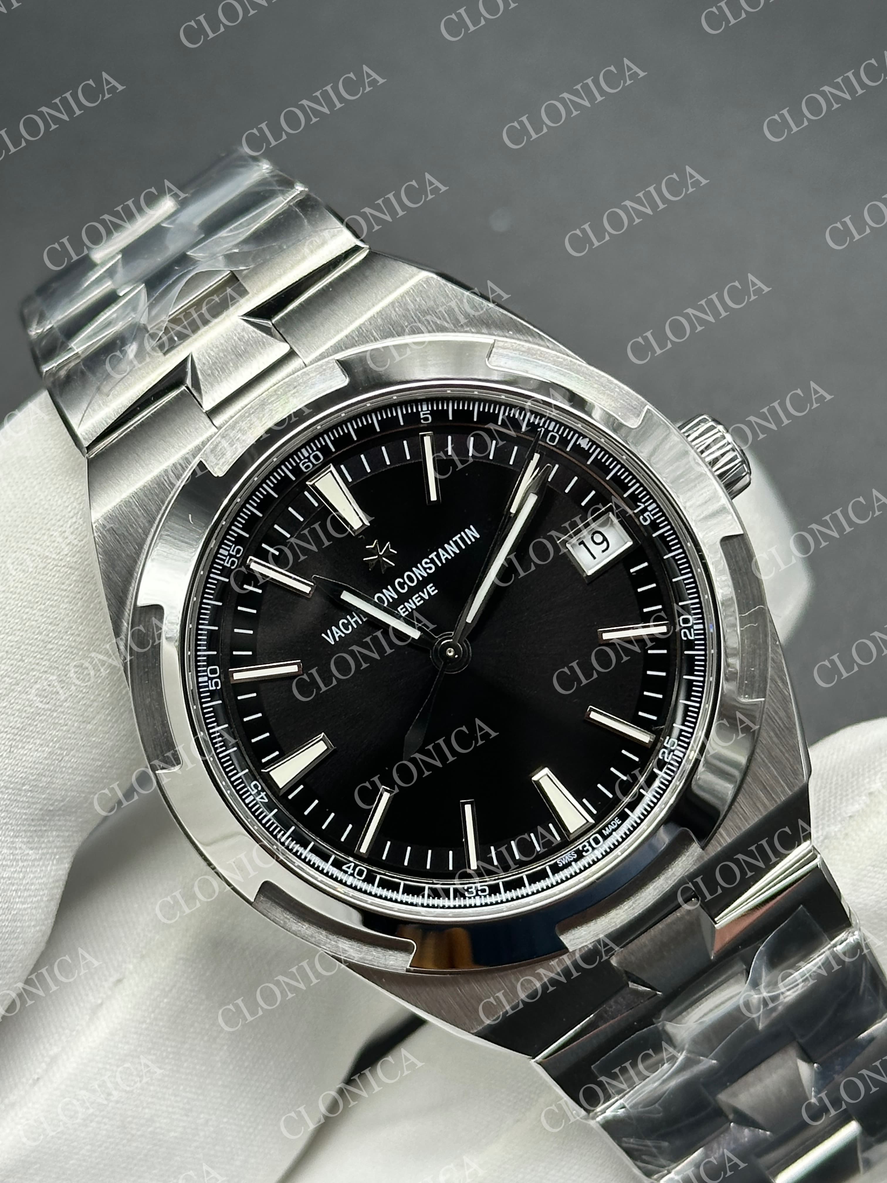 OVERSEAS 4500V SS BLACK DIAL ON SS BRACELET SUPER CLONE 5100 V2 — view 2