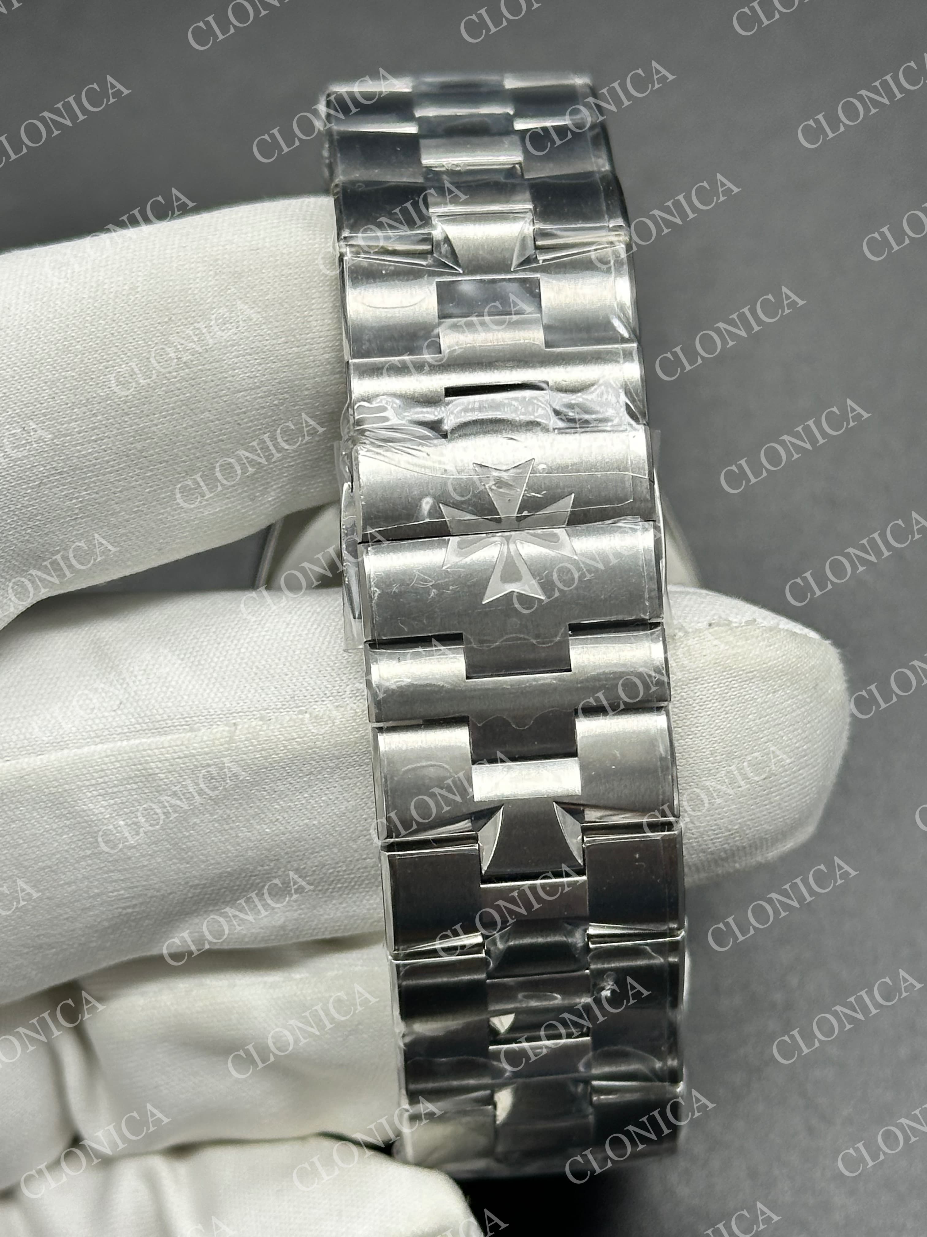 OVERSEAS 4500V SS BLACK DIAL ON SS BRACELET SUPER CLONE 5100 V2 — view 7