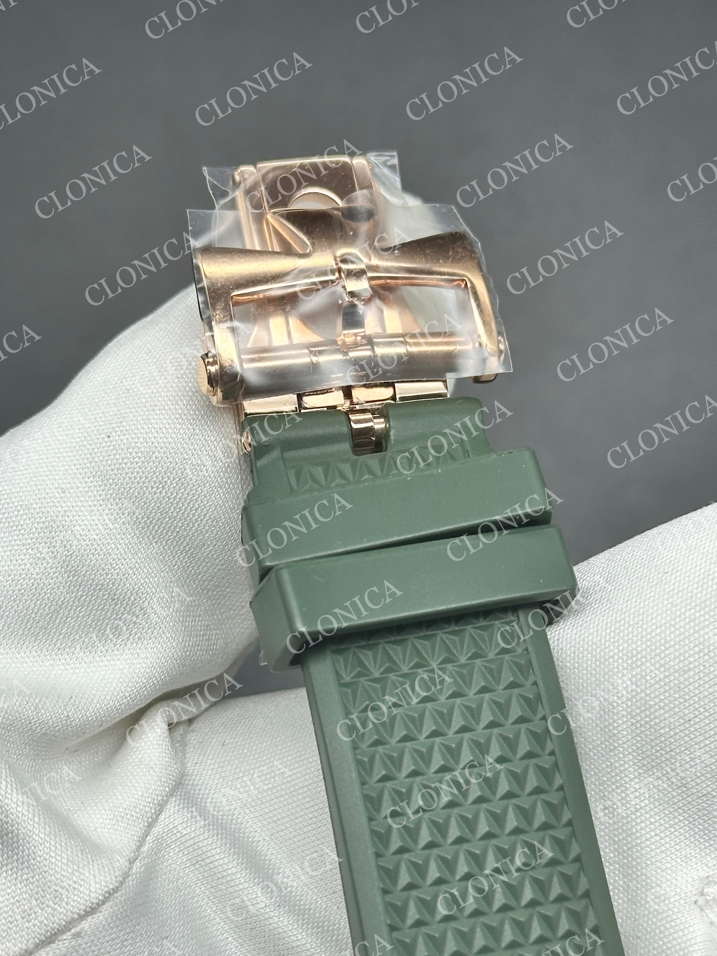 OVERSEAS 7920 RG V2 1:1 BEST EDITION GREEN DIAL ON RG BRACELET SUPER CLONE A5100 — view 7